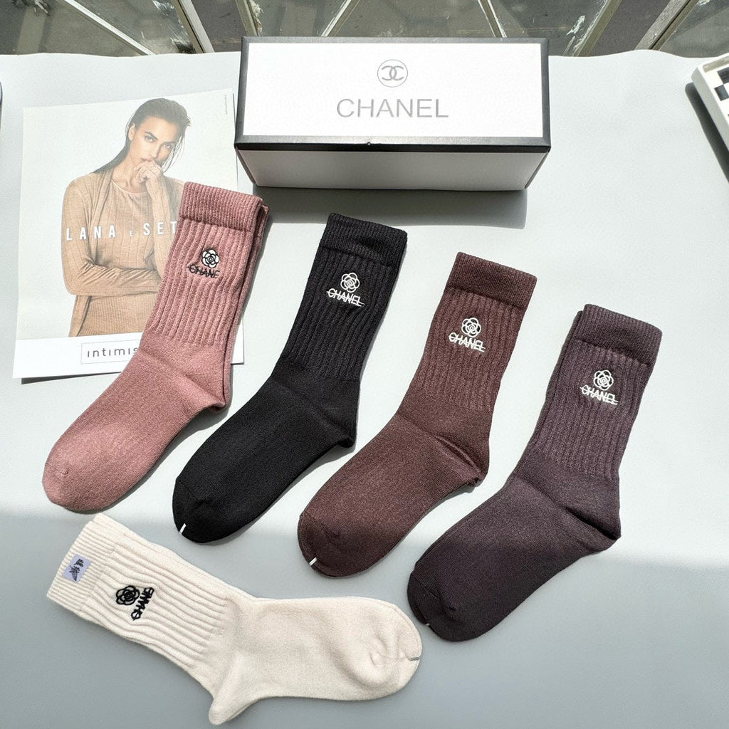 CHANEL CREW SOCKS 423901 (1 BOX)