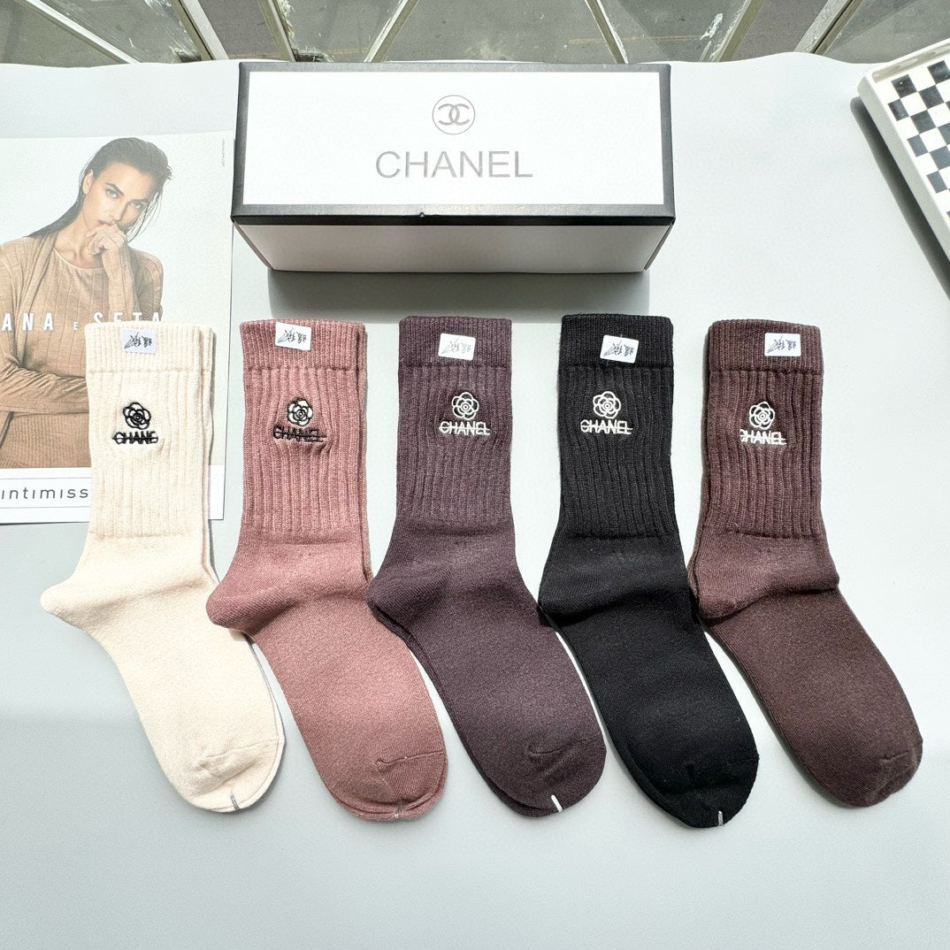 CHANEL CREW SOCKS 423901 (1 BOX)