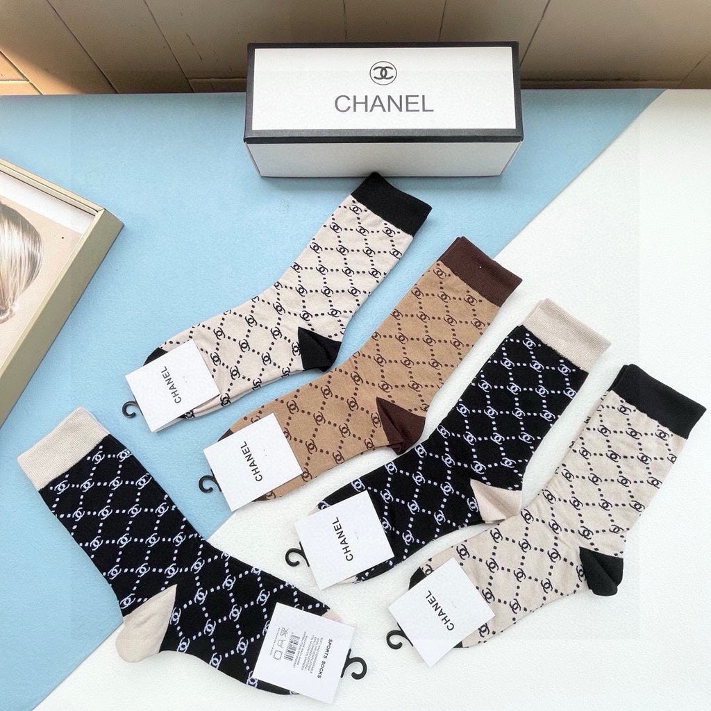 CHANEL CREW SOCKS 423935 (1 BOX)