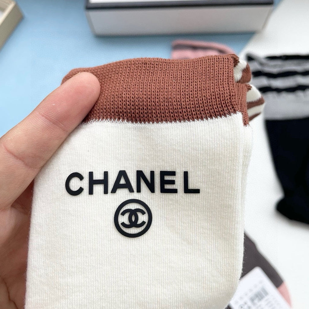 CHANEL CREW SOCKS 425566 ( 1 BOX )