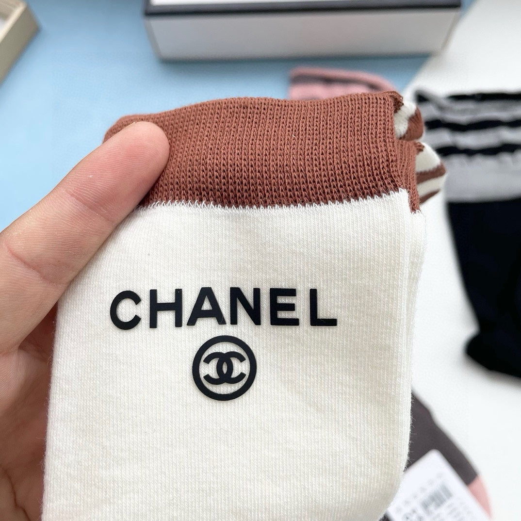 CHANEL CREW SOCKS 425566 ( 1 BOX )