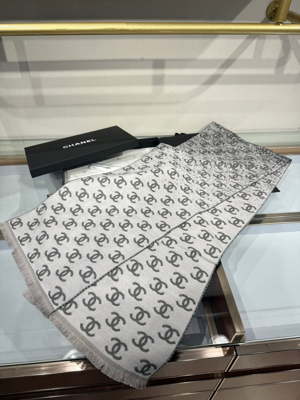 CHANEL 25S SCARF 185 CM IN CASHMERE 943078