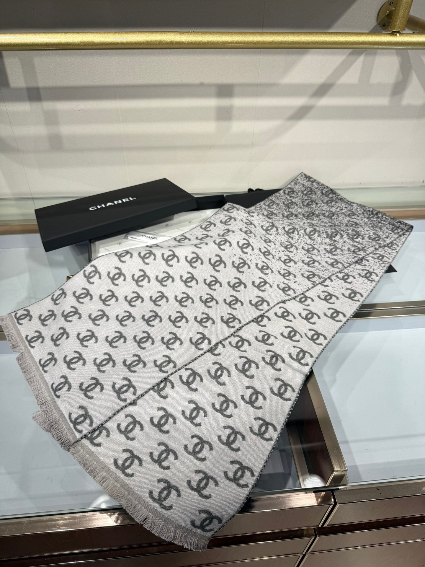 CHANEL 25S SCARF 185 CM IN CASHMERE 943078