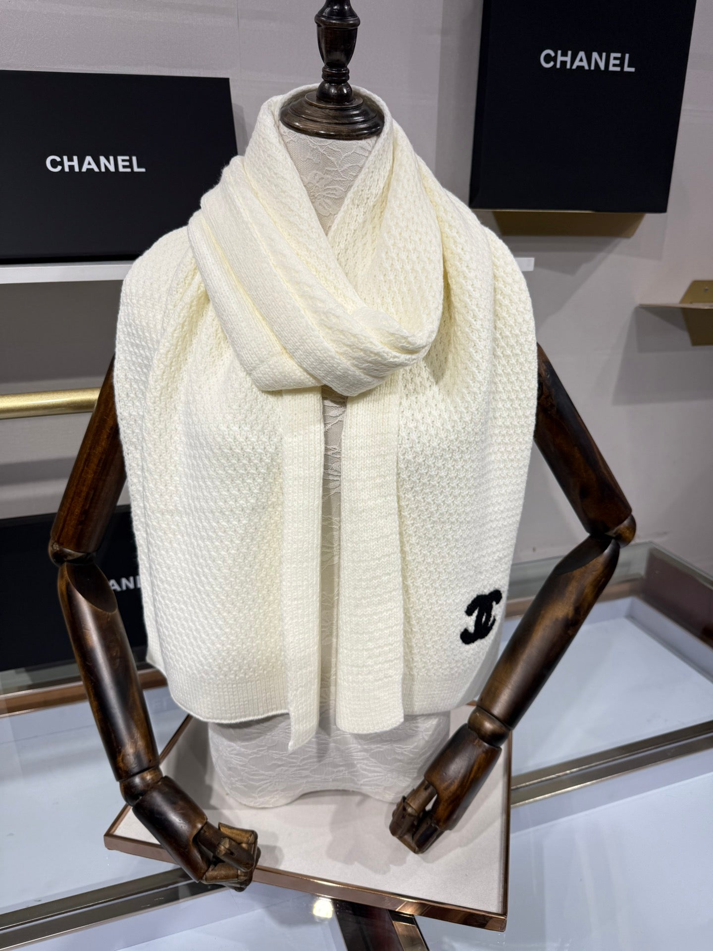 CHANEL 25S SCARF 175 CM IN WOOL CASHMERE 943086