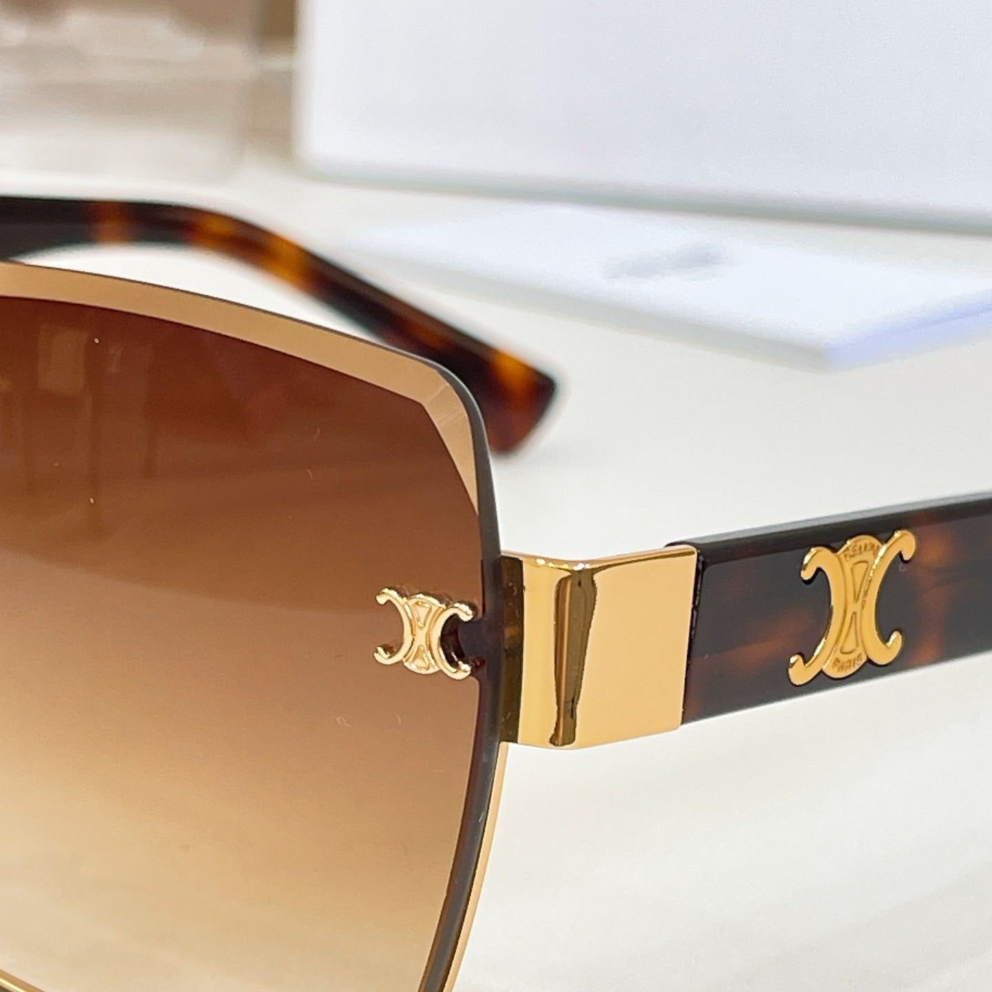 CELINE Sunglasses-CL40237