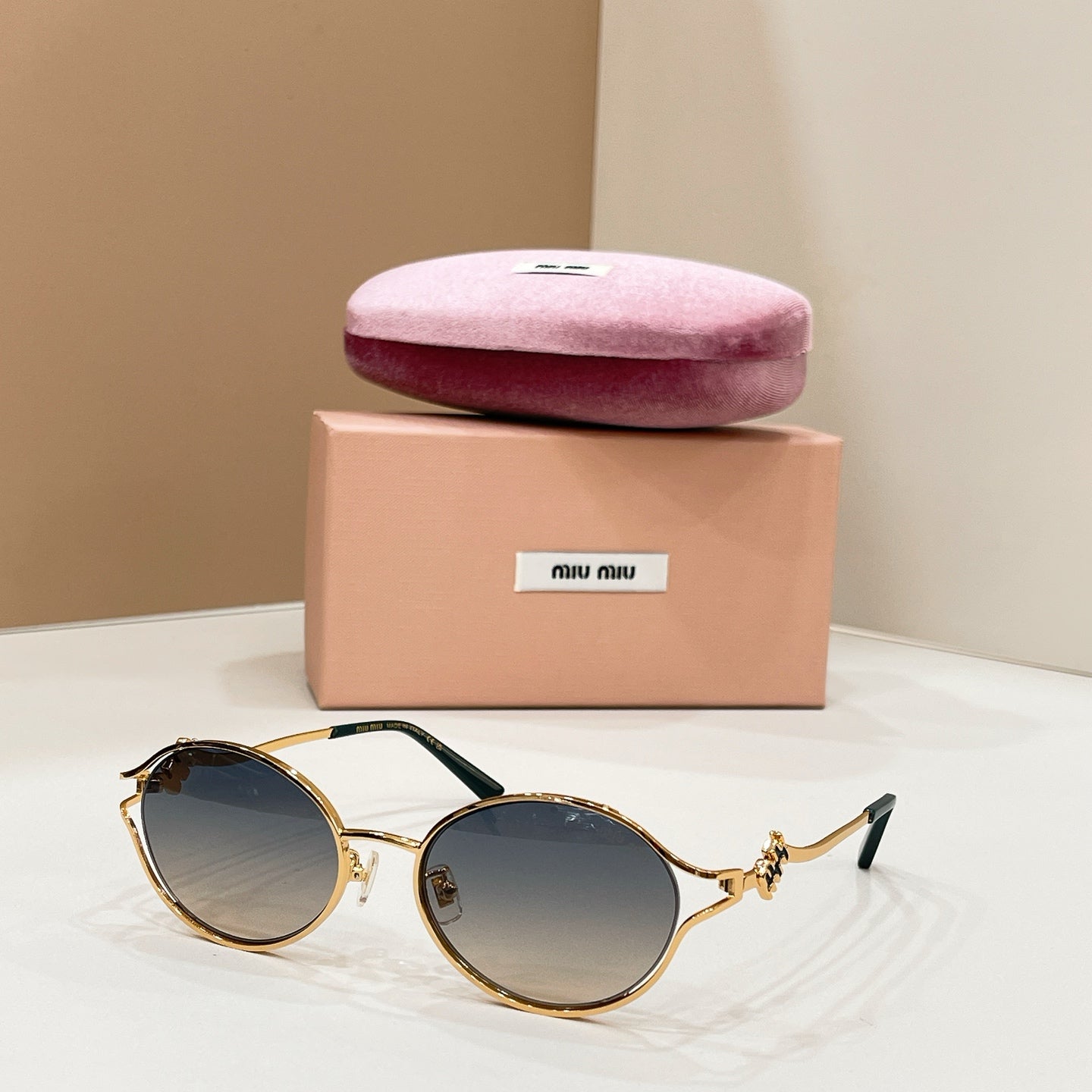 MiuMiu Sunglasses-Smu73w