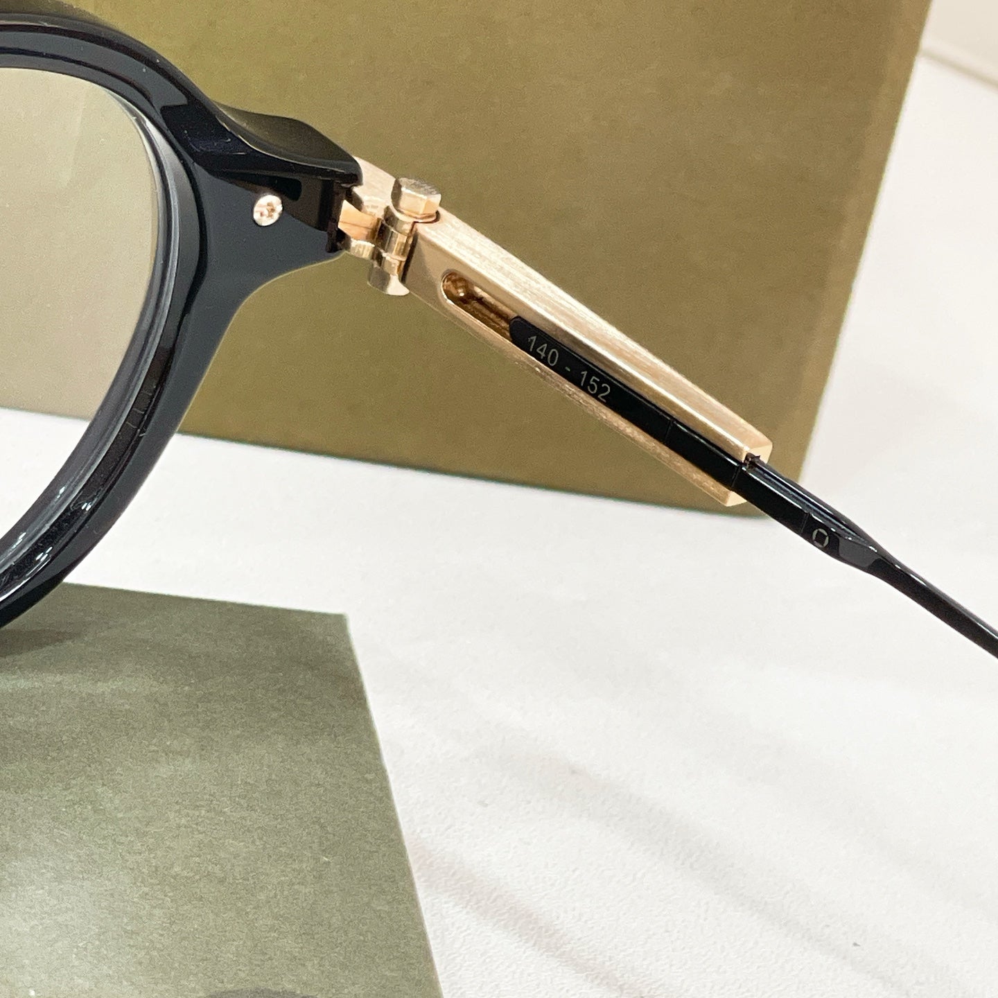 AKONI Sunglasses-AKX-415¡ê?