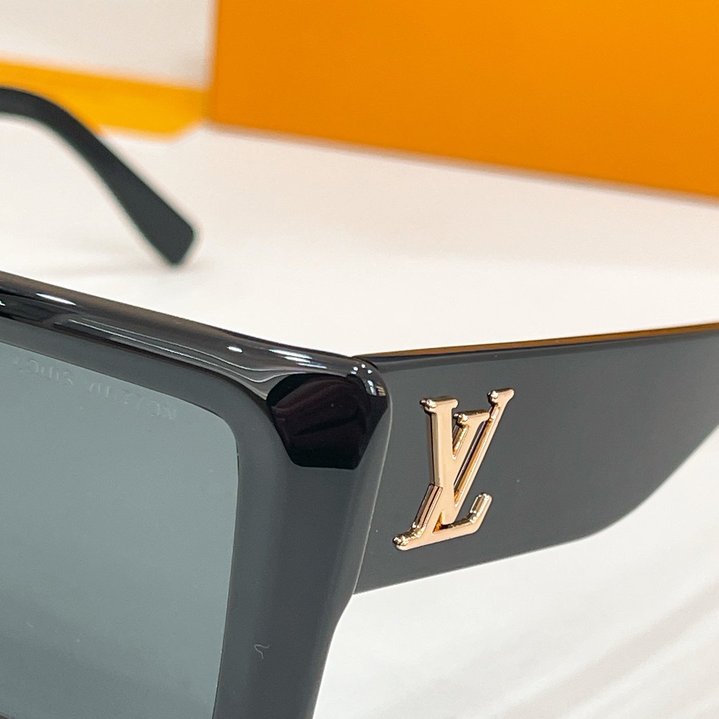 LOUIS VUITTON Eyeglasses Z2916
