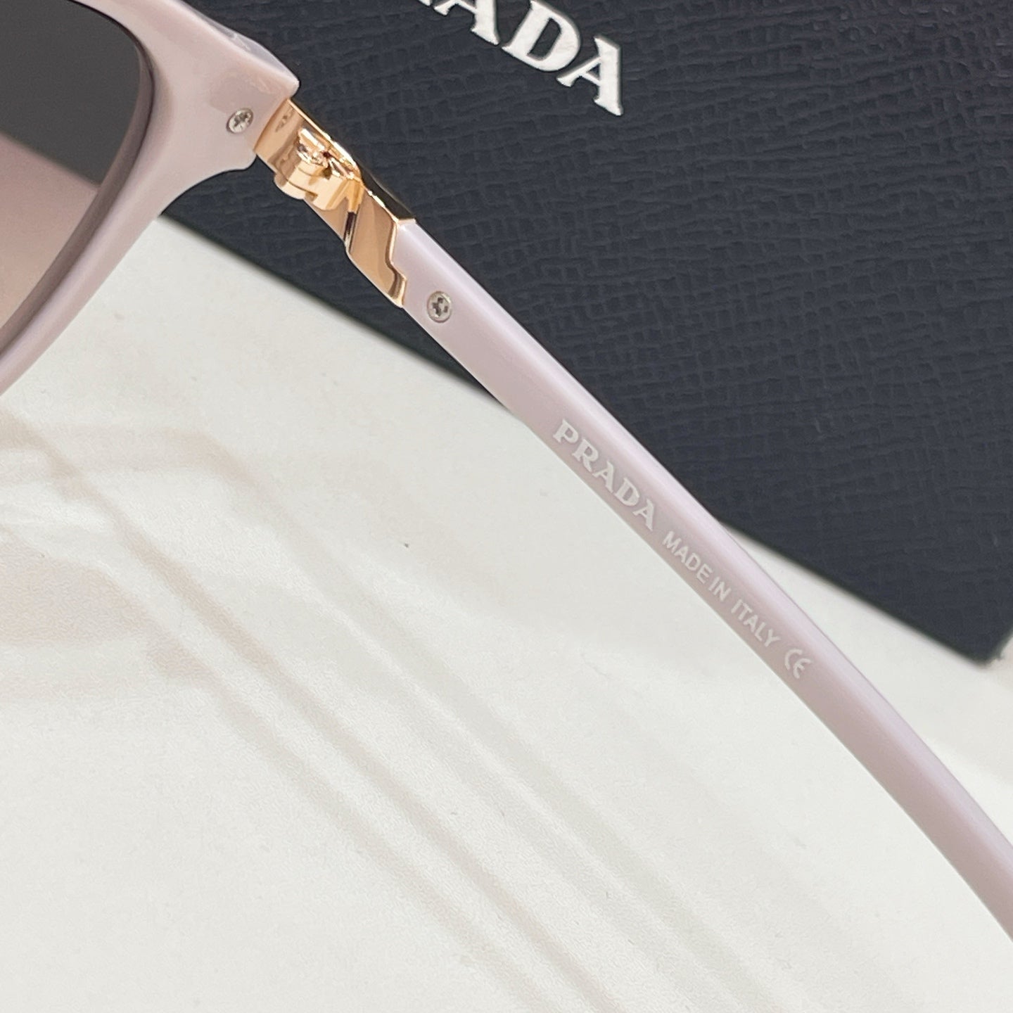 PRADA Sunglasses SPR A18S